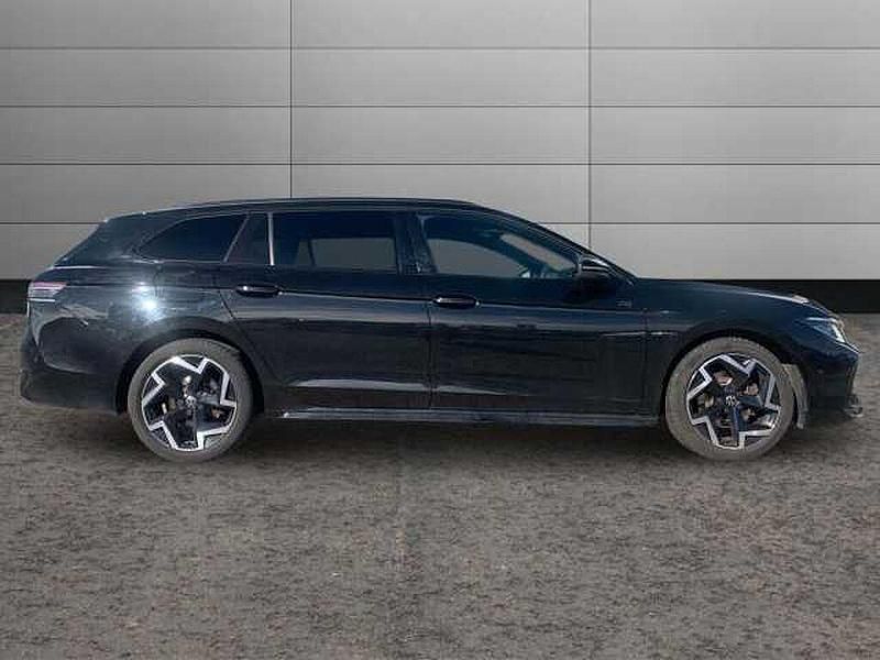 Used VW Passat 150 HP (110 kW) 2024 Estate