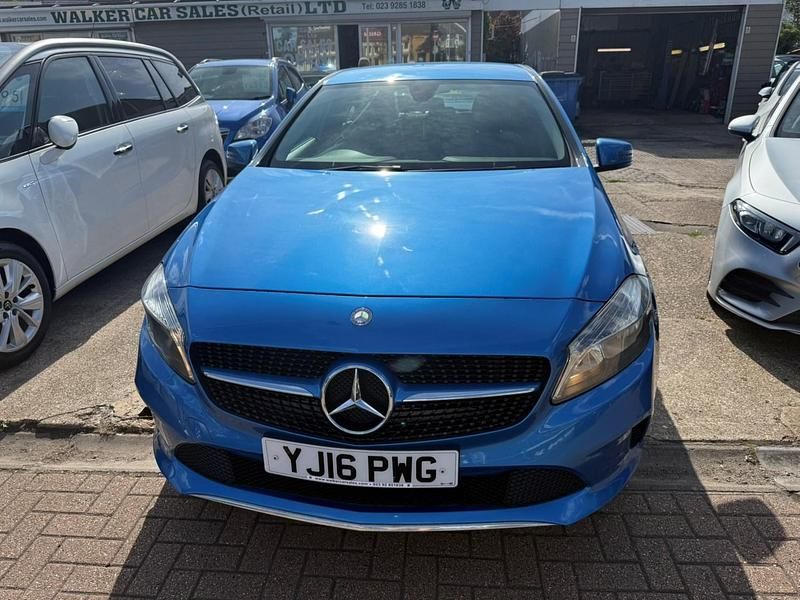 Used Mercedes A160 SE 2016 Blue Hatchback