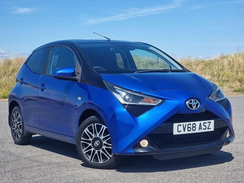 Used Toyota Aygo X-clusiv 2018 Blue Hatchback