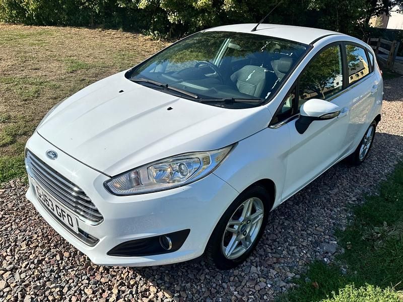 White Used 2013 Ford Fiesta Zetec Hatchback | £3,500 (Super price) - Image 1/4