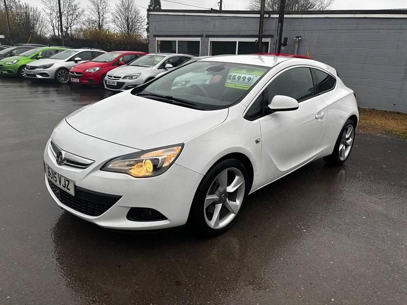 Used Vauxhall Astra GTC SRi 2015 White Hatchback