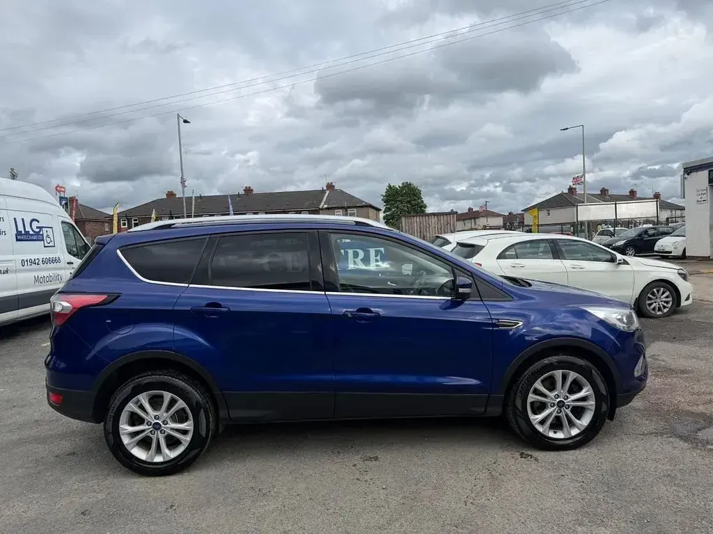 Used Ford Kuga Titanium 120 HP (88 kW) 2017 Blue SUV