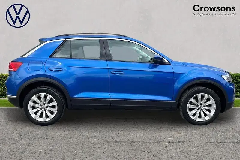 Used VW T-Roc SE 115 HP (84 kW) 2020 Ravenna blue SUV