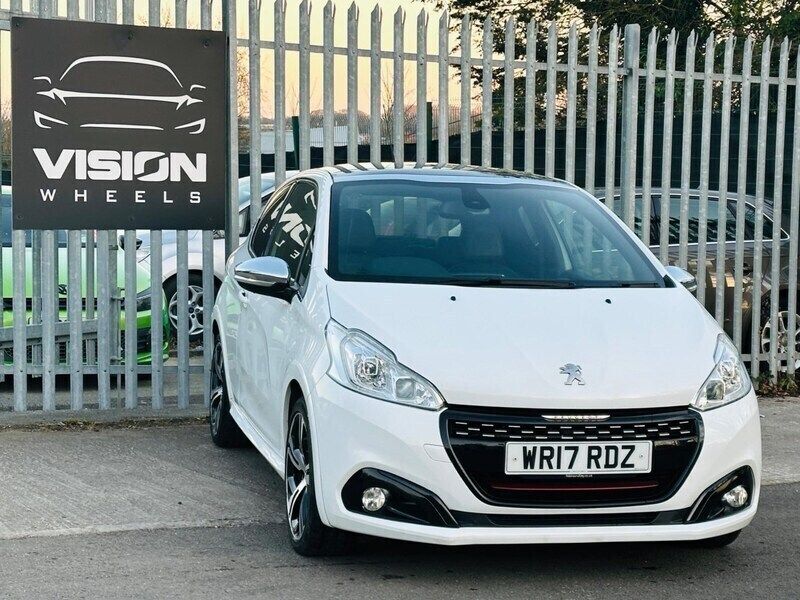 White Used 2017 Peugeot 208 Prestige Hatchback | £4,795 (Good price) - Image 1/4