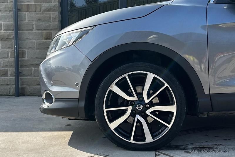 Used Nissan Qashqai Tekna 130 HP (95 kW) 2014 Grey SUV