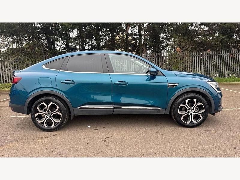 Begagnad Renault Arkana Version S 142 HK (104 kW) 2022 Blå SUV