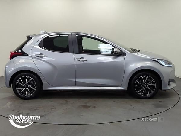 Used Toyota Yaris Hybrid Design 116 HP (85 kW) 2022 Silver Hatchback