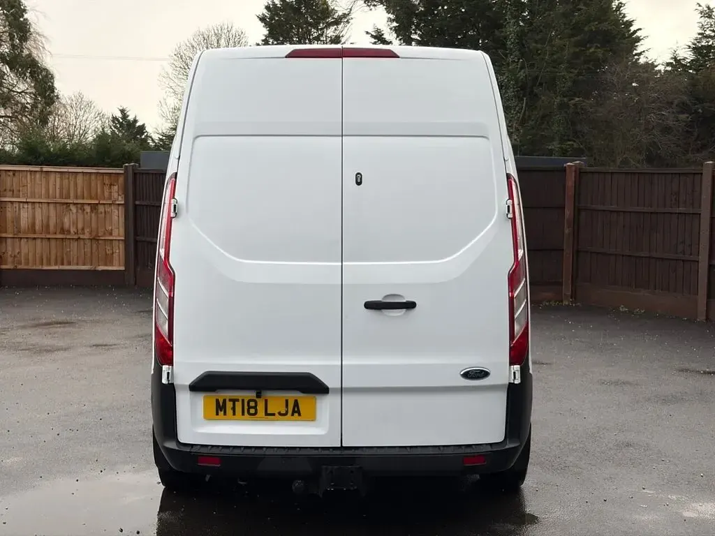 Used Ford Transit Custom 105 HP (77 kW) 2018 White Van