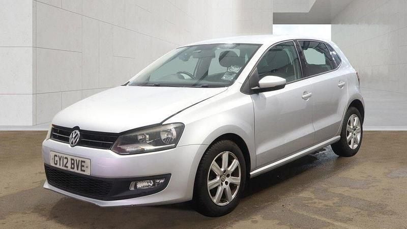 Usado VW Polo Match 60 HP (44 kW) 2012 Prateado Citadino