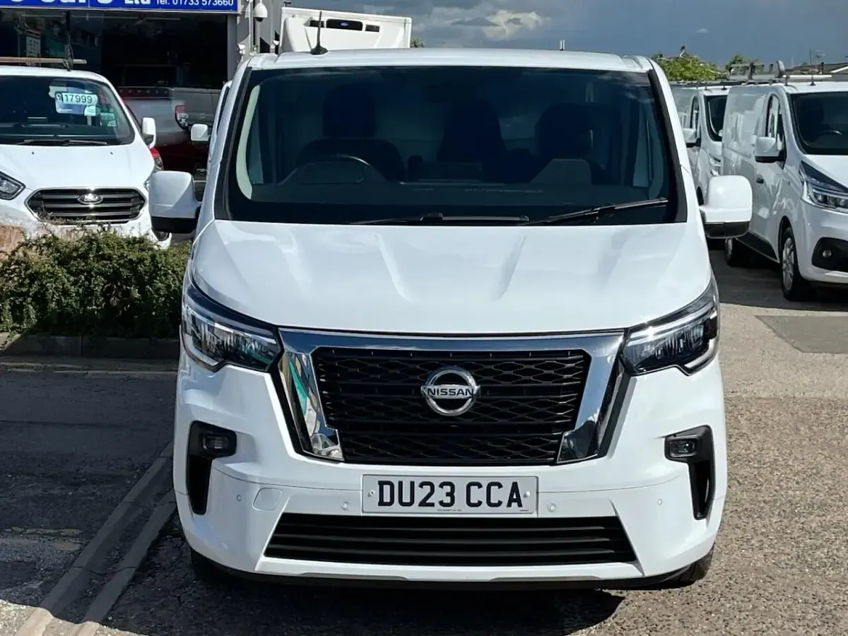 Used Nissan Primastar Tekna 130 HP (95 kW) 2023 White MPV