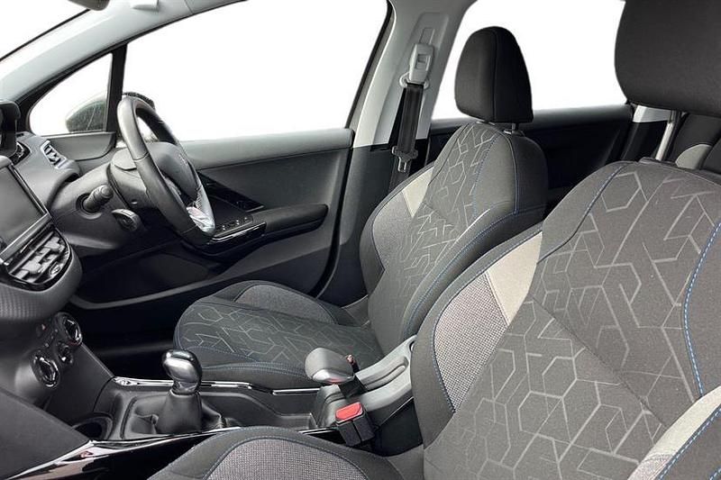 Used Peugeot 2008 Signature Sky 83 HP (61 kW) 2019 Grey SUV