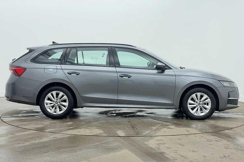 Used Skoda Octavia SE Technology 150 HP (110 kW) 2025 Graphite grey metallic Estate