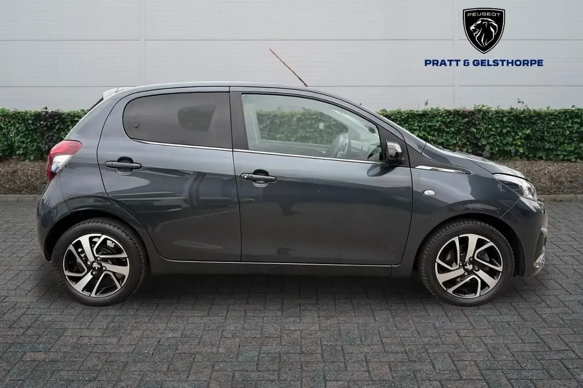 Used Peugeot 108 Allure 71 HP (52 kW) 2021 Grey