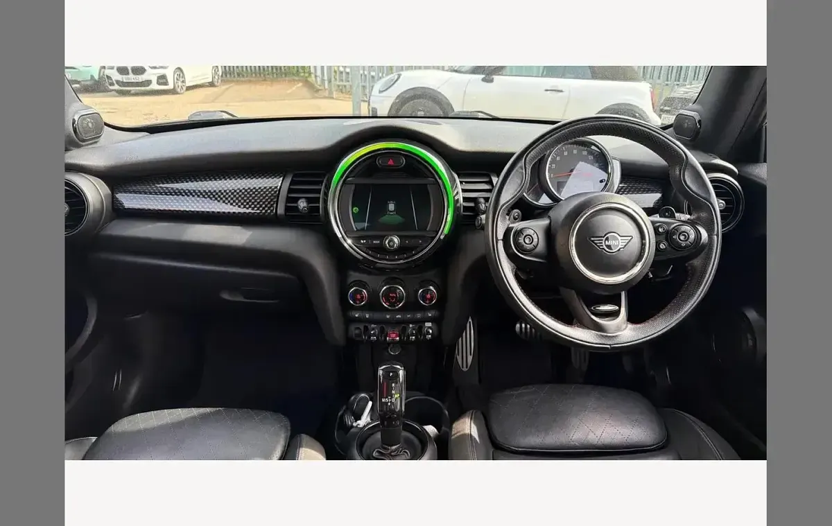 Usado Mini Cooper S Sport 192 CV (141 kW) 2019 Gris Utilitario