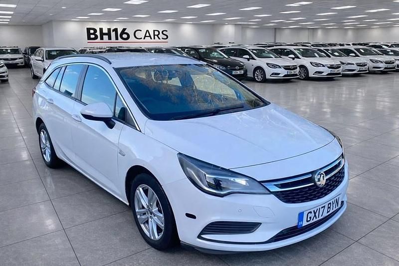 Second-hand Vauxhall Astra Design Edition 136 CP (100 kW) 2017 Alb Break