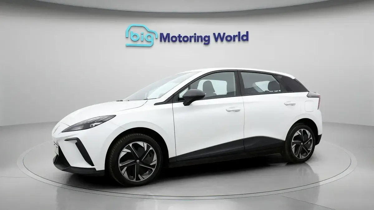 Used MG MG4 EV SE 319 kW (435 HP) 2023 White Hatchback