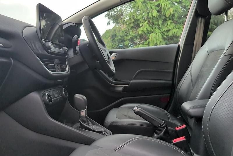 Usado Ford Fiesta Titanium 125 HP (91 kW) 2022 Vermelho Citadino