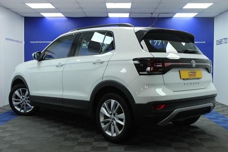 Used VW T-Cross SE 95 HP (69 kW) 2019 White SUV