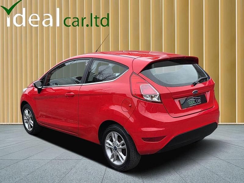 Used Ford Fiesta Zetec 2015 Red Hatchback
