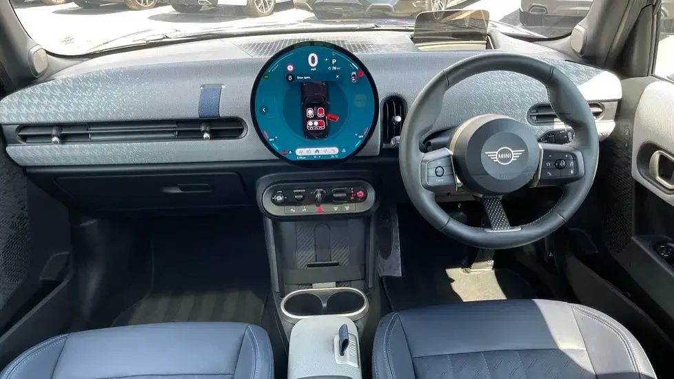Used Mini Cooper Hatch 114 kW (156 HP) 2025 Black Hatchback
