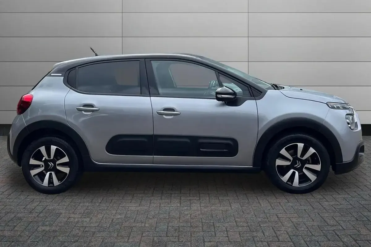 Used Citroën C3 PureTech 83 HP (61 kW) 2023 Cumulus grey Hatchback