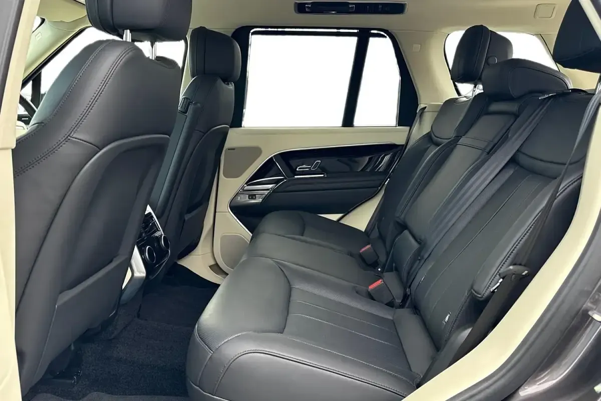 Used Land Rover Range Rover SE 2025 Grey SUV