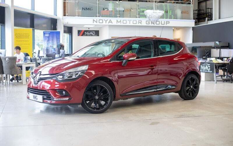 Used 2018 Renault Clio IV Iconic Hatchback | £6,399 (Fair price) - Image 1/4