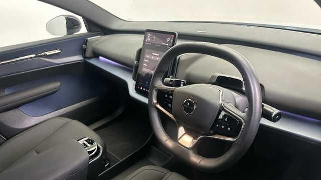 Usado Volvo EX30 Performance 310 kW (422 HP) 2024 SUV