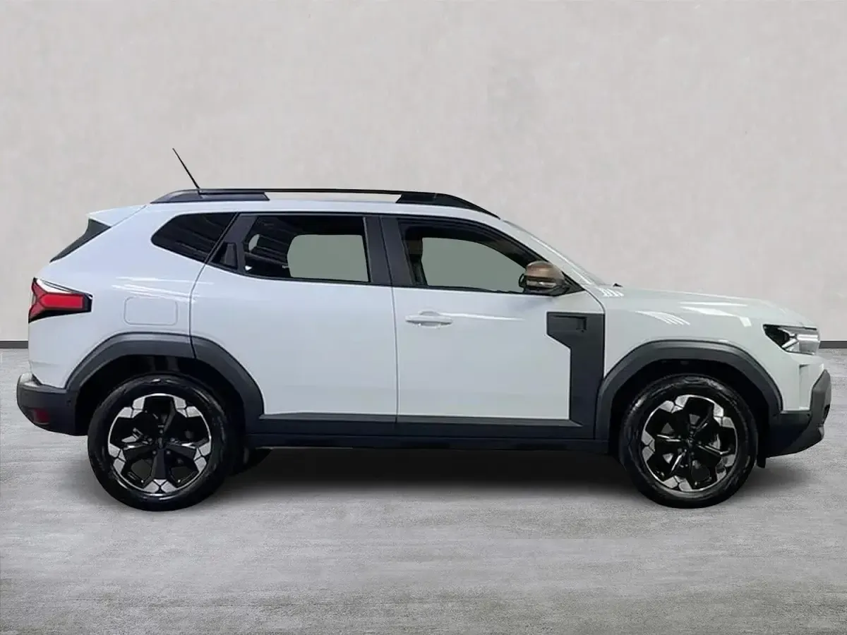Used Dacia Duster Extreme 140 HP (102 kW) 2025 White Hatchback