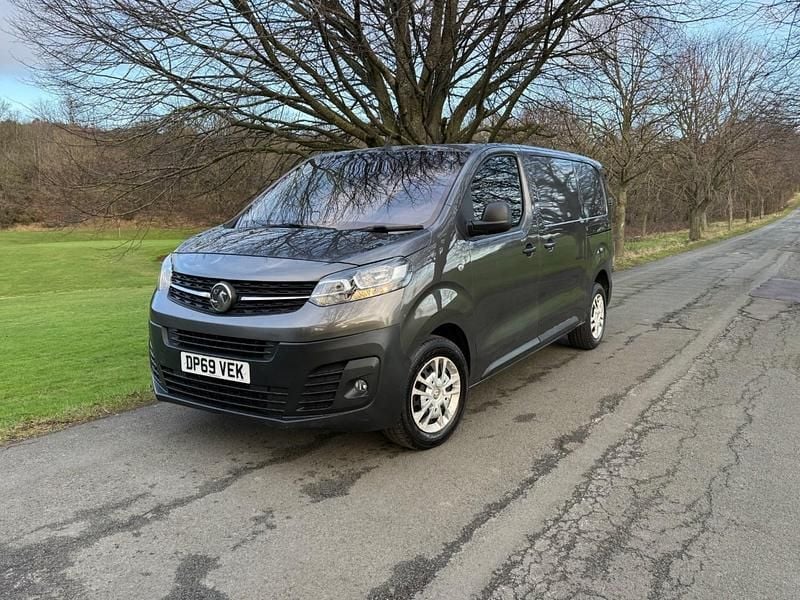 Used Vauxhall Vivaro 100 HP (73 kW) 2019 Grey MPV