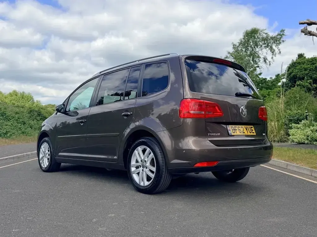Używany VW Touran SE 105 KM (77 kW) 2012 Brązowy Minivan