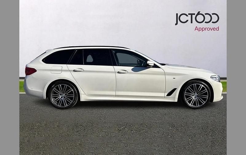 Used BMW 520 M Sport 180 HP (132 kW) 2020 White Estate