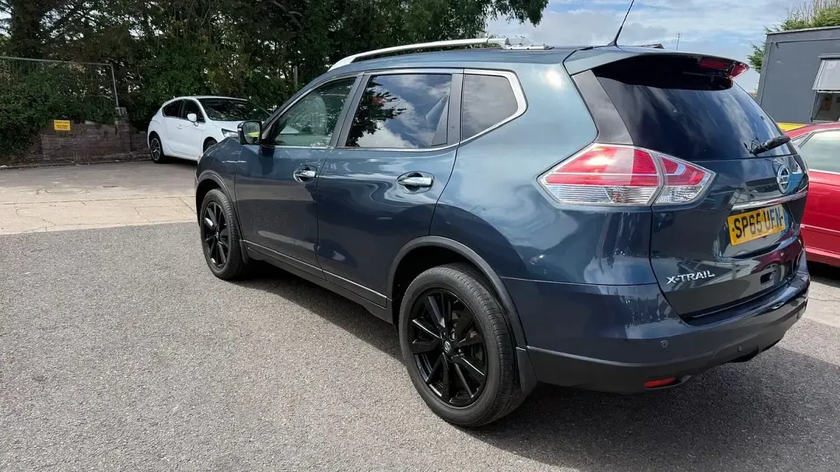 Used Nissan X-Trail N-TEC 130 HP (95 kW) 2015 Blue SUV