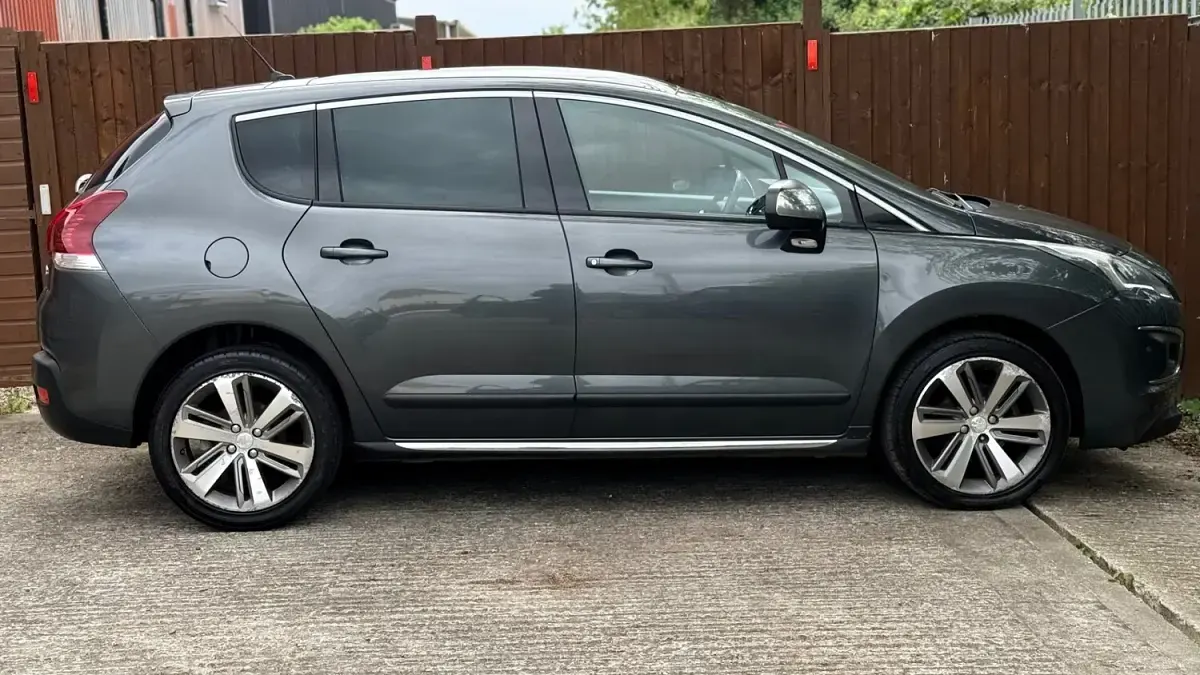 Used Peugeot 3008 Allure 113 HP (83 kW) 2015 Grey Estate