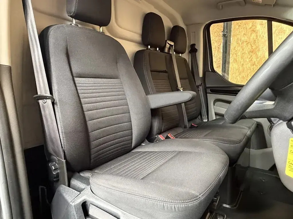 Used Ford Transit Custom Limited 130 HP (95 kW) 2023 Grey Van