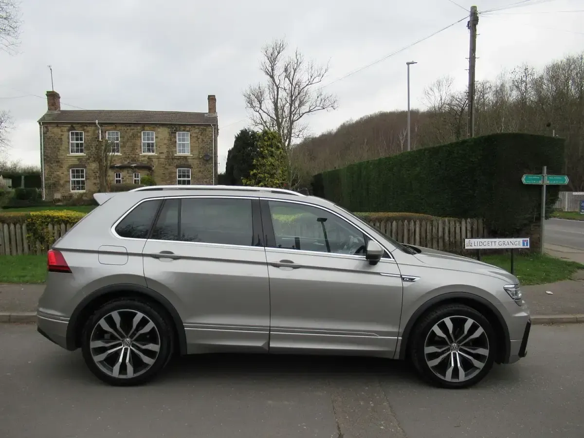 Used VW Tiguan R-line 150 HP (110 kW) 2018 Silver SUV