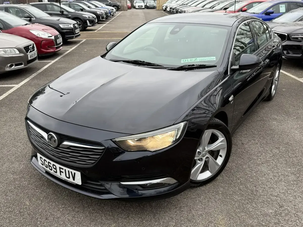 Used Vauxhall Insignia Sport 165 HP (121 kW) 2019 Blue Hatchback