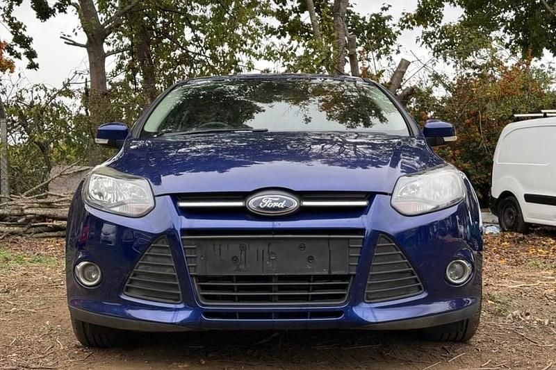 Blue Used 2014 Ford Focus Zetec Hatchback | £2,799 (Good price) - Image 1/1