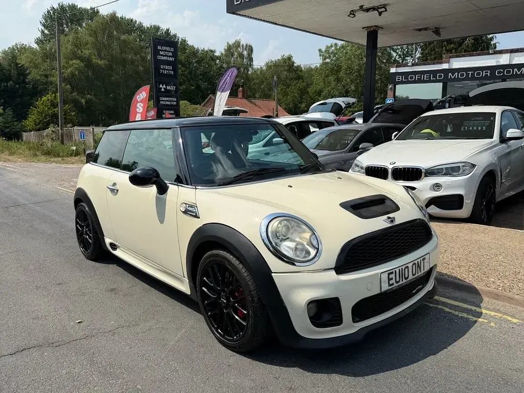 Used Mini John Cooper Works Hatch 2010 White Hatchback