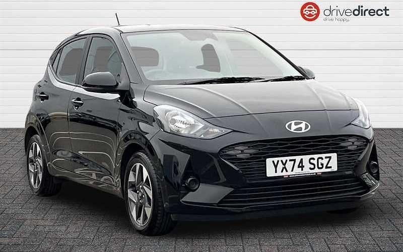 Pearl phantom black Used 2025 Hyundai i10 Advanced Hatchback | £13,800 (Fair price) - Image 1/4