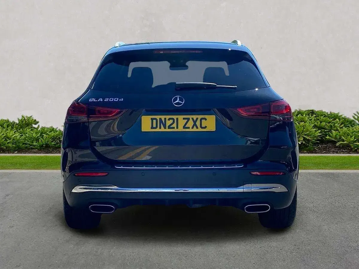 Usado Mercedes GLA200 Executive 2021 Preto SUV