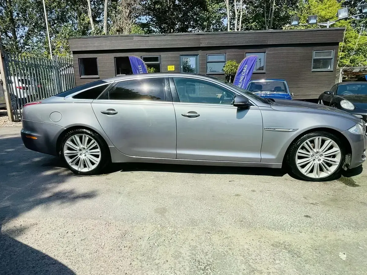 Used Jaguar XJ Portfolio 275 HP (202 kW) 2011 Grey Sedan