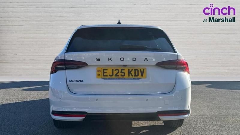 Used Skoda Octavia SportLine 150 HP (110 kW) 2025 White