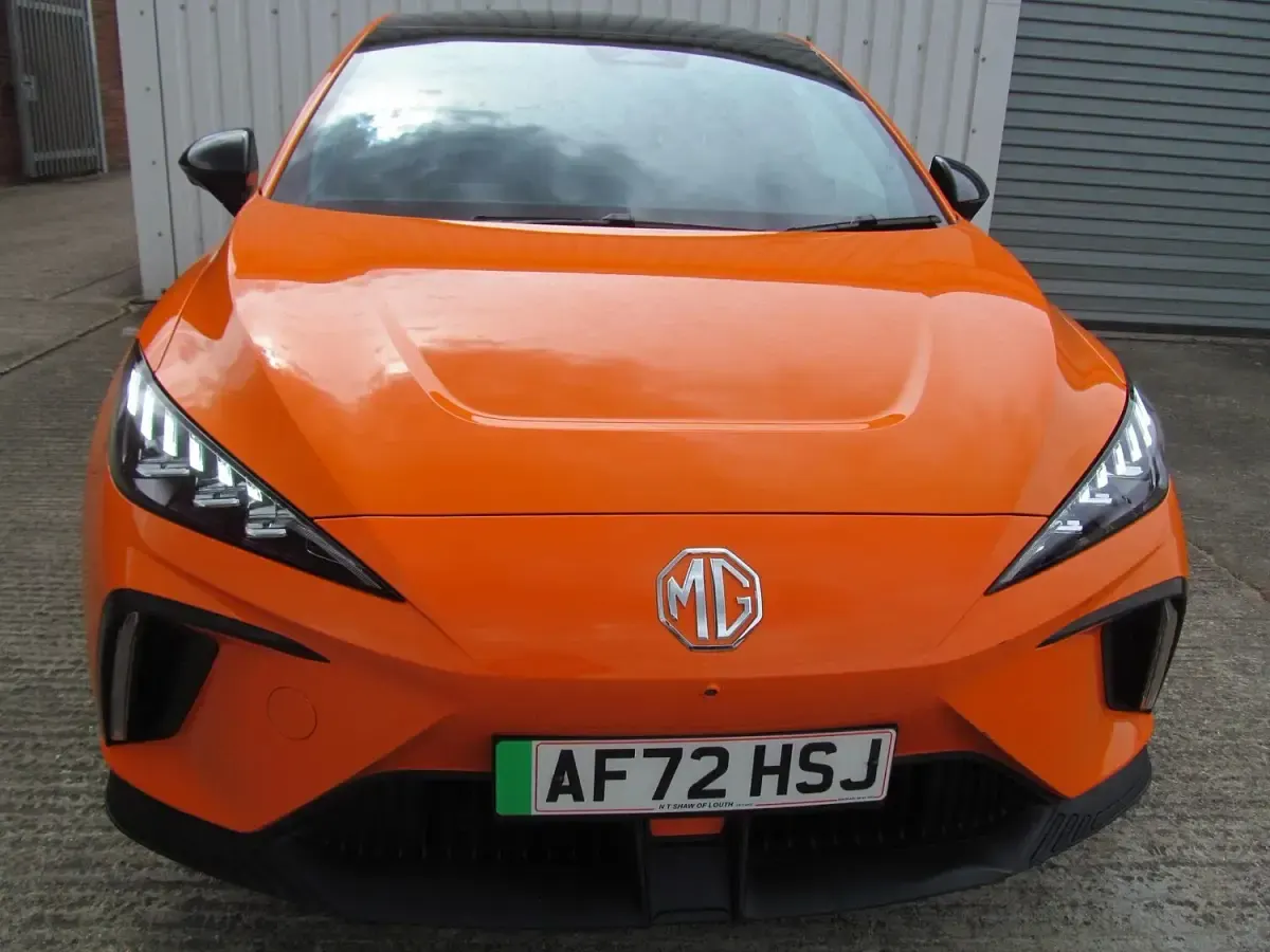 Used MG MG4 EV Trophy 63 kW (87 HP) 2022 Orange Hatchback