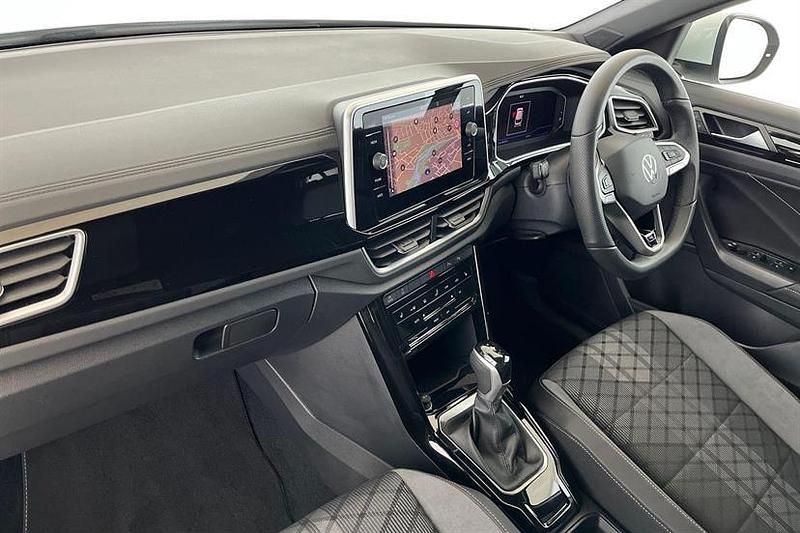 Used VW T-Roc R-line 150 HP (110 kW) 2025 Pure white SUV