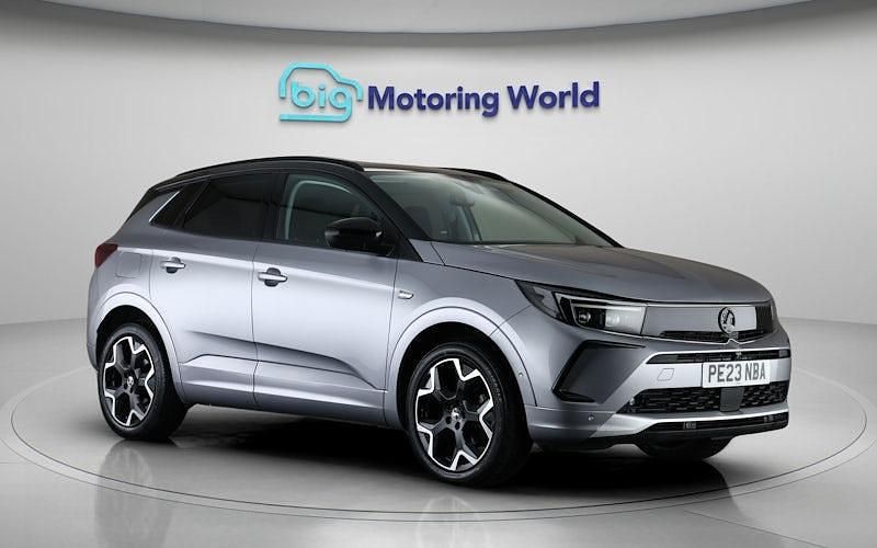 Second-hand Vauxhall Grandland X Ultimate 131 CP (96 kW) 2023 Gri SUV
