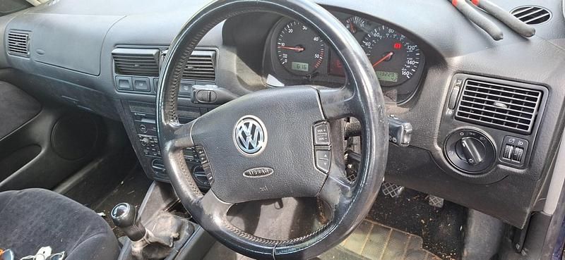 Usado VW Golf IV SE 2002 Azul Citadino