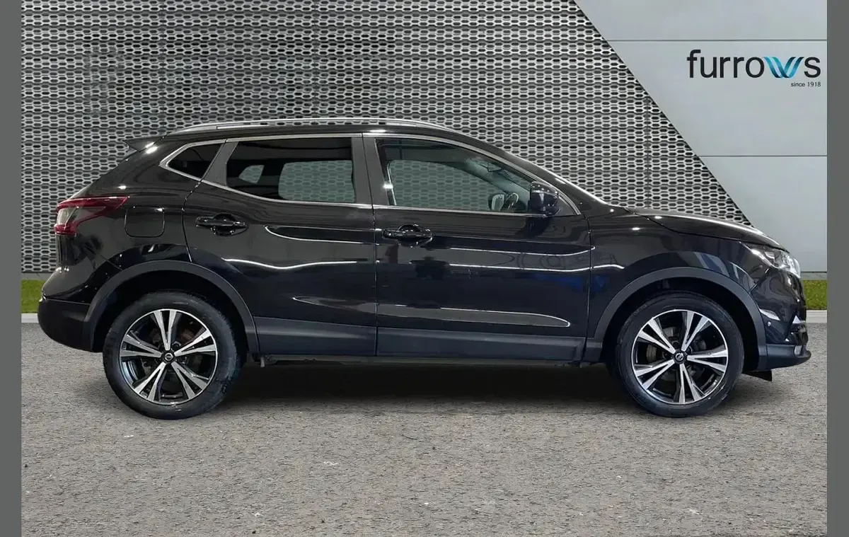Used Nissan Qashqai N-Connecta 160 HP (117 kW) 2020 Black SUV