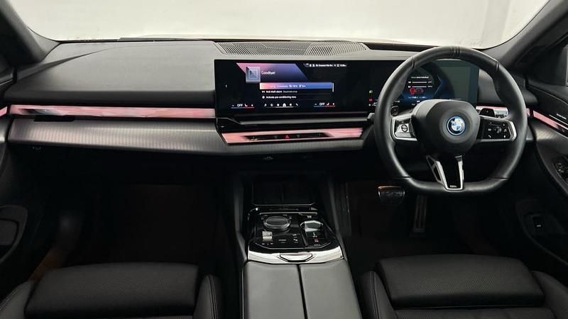 Used BMW 530e M Sport 295 HP (216 kW) 2025 Red Estate
