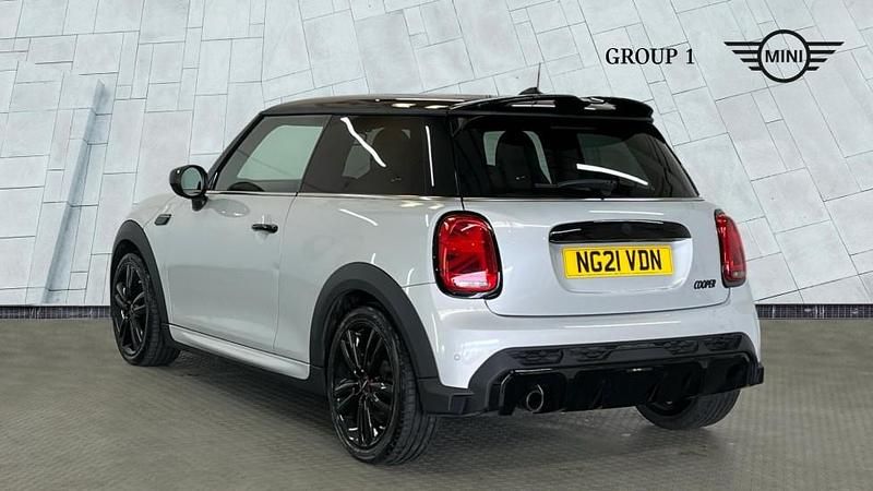 Used Mini Cooper Hatch 134 HP (98 kW) 2021 Silver Hatchback
